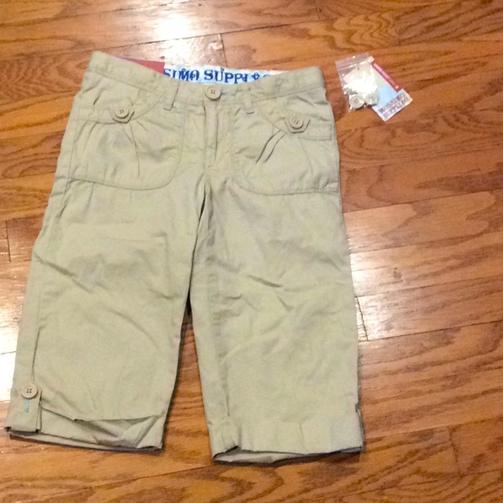 NWT Capri Pants
